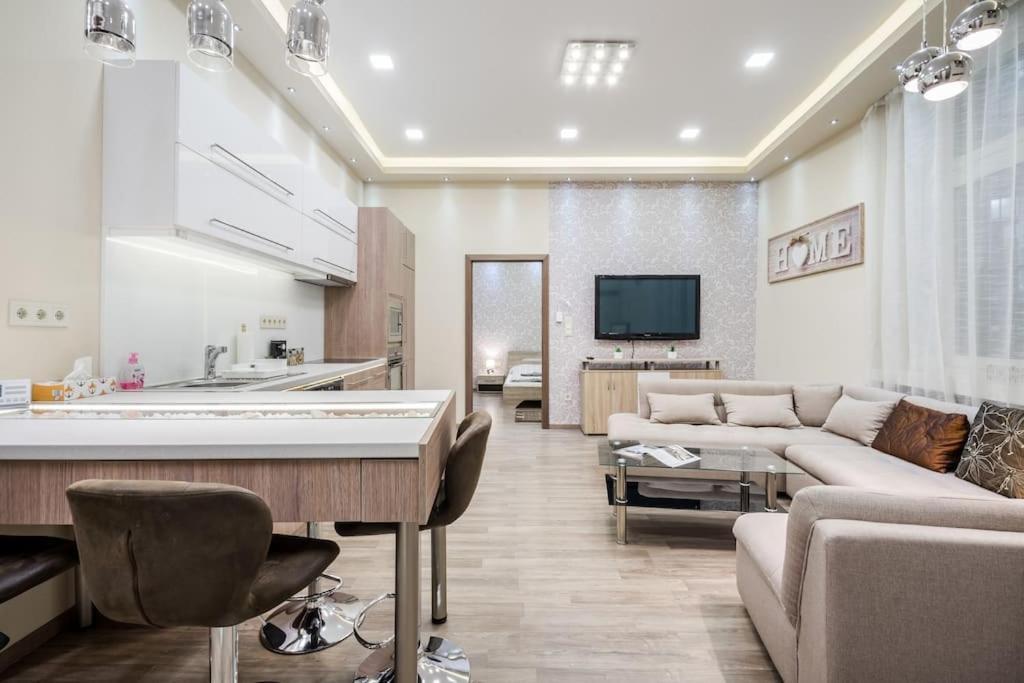 Appartamento Szalag Utca 6 Luxurious Flat Castle District Budapest Esterno foto