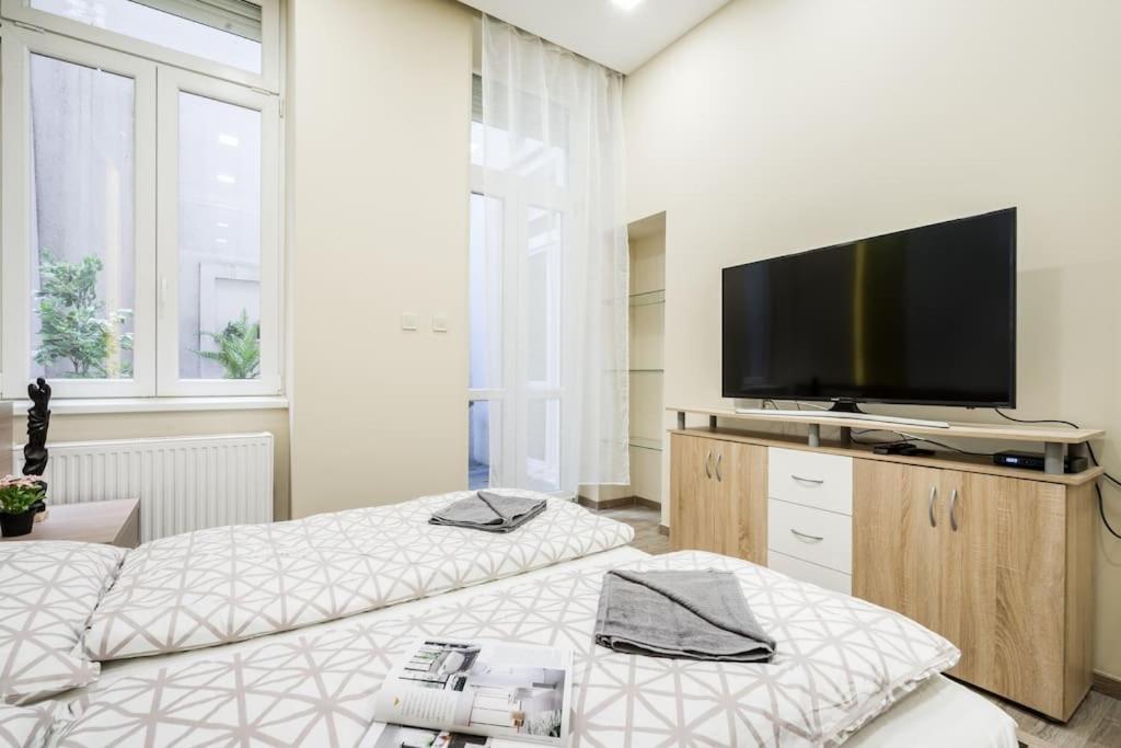 Appartamento Szalag Utca 6 Luxurious Flat Castle District Budapest Esterno foto